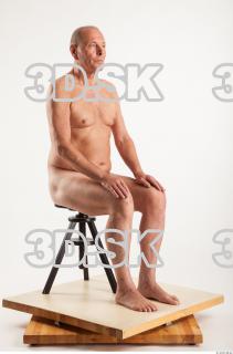 Sitting pose of nude Ed 0006